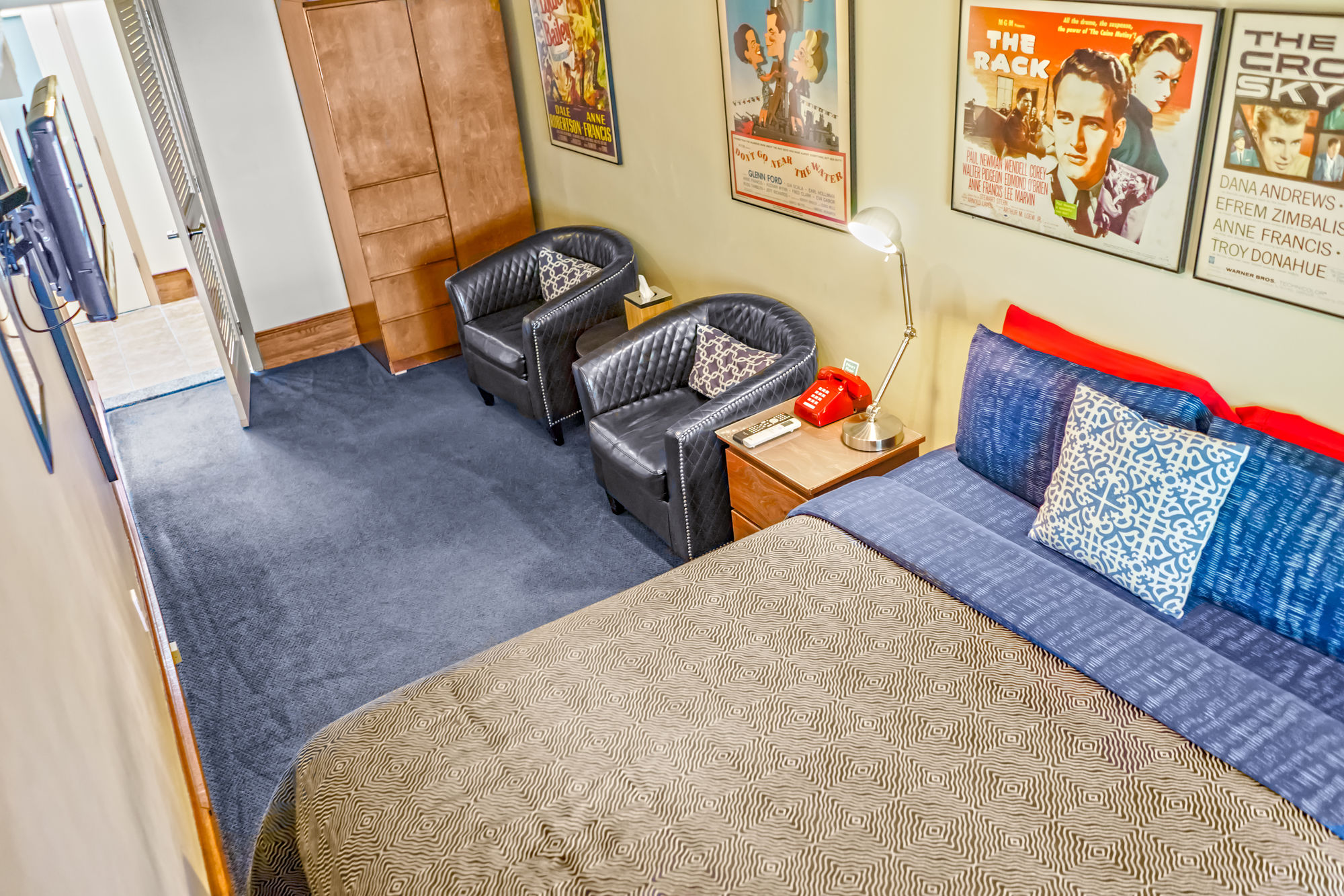 Фото Chelsea Pines Inn