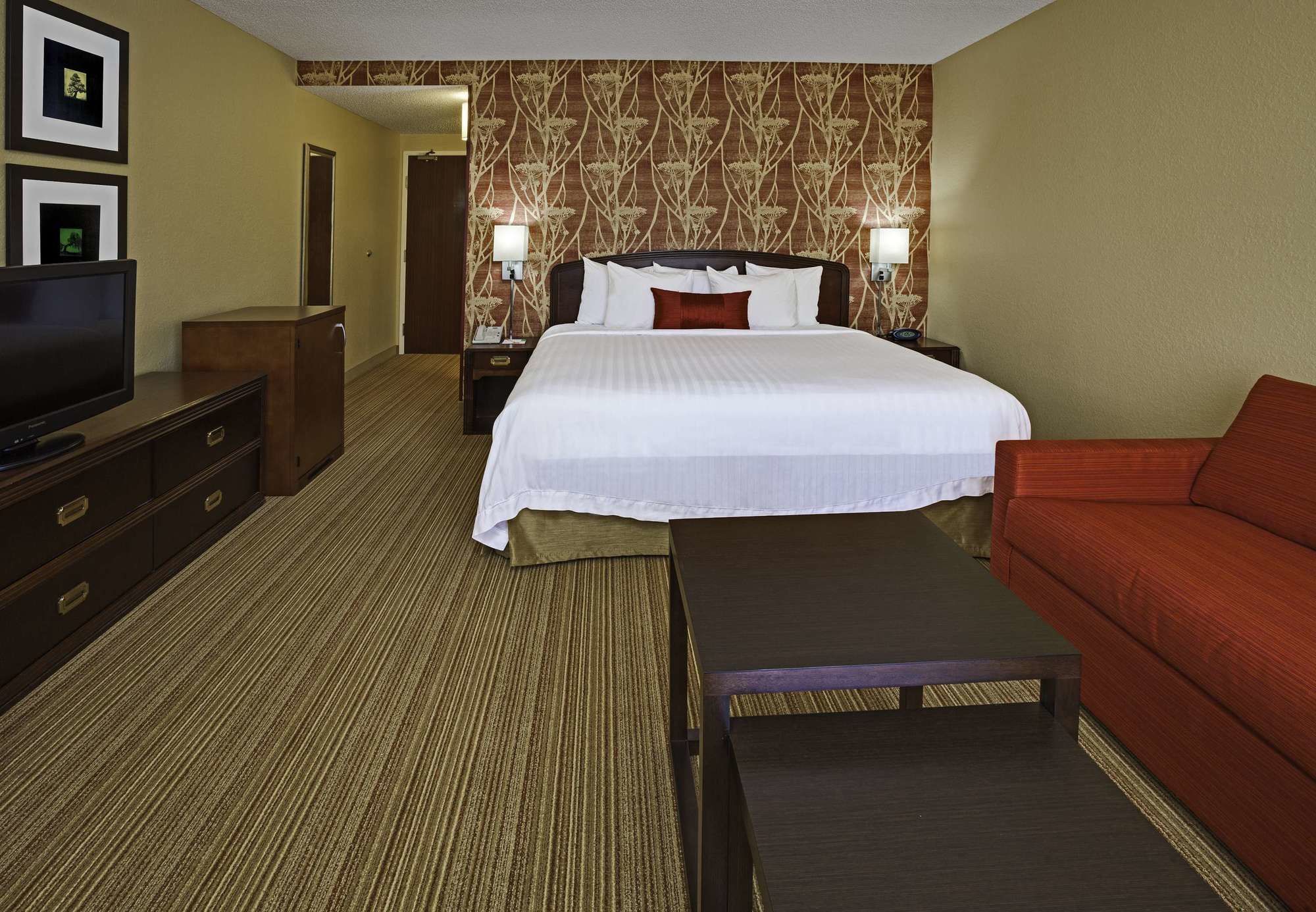 Фото Courtyard by Marriott Tampa Brandon