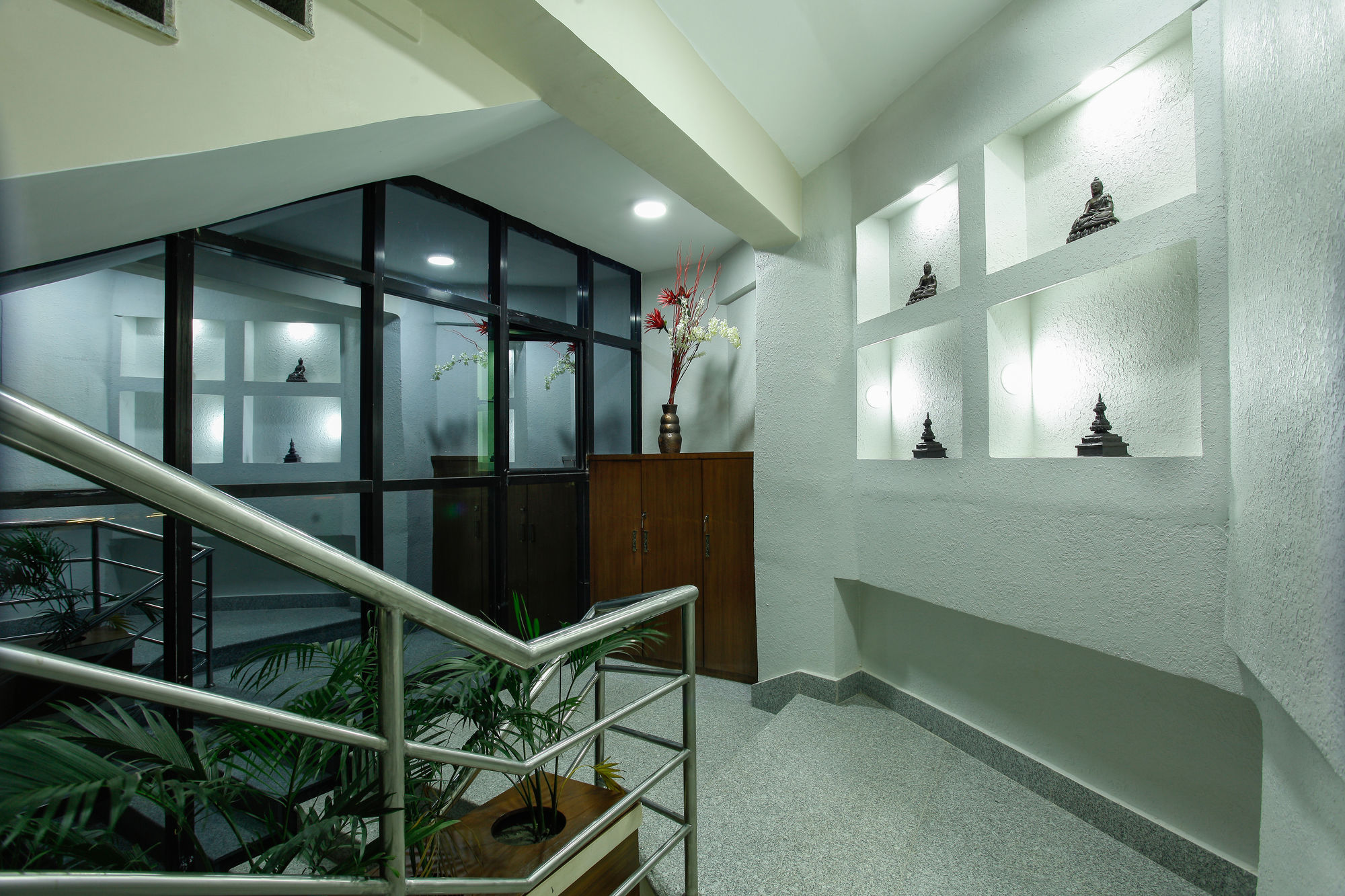 Фото Meridian Suite Hotel