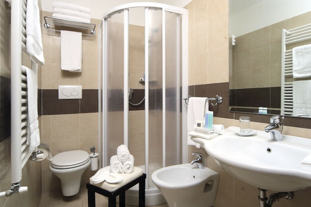 Фото Crosti Hotel