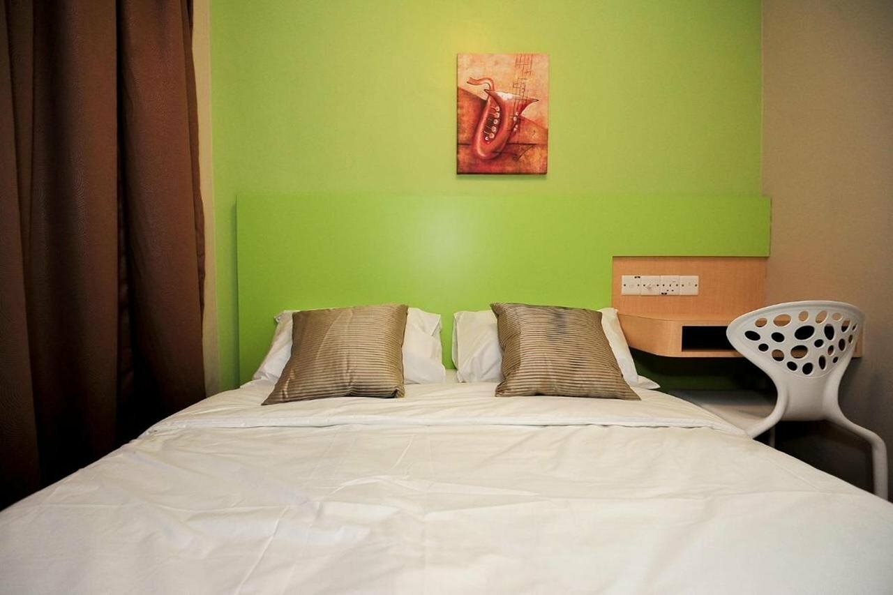 Фото Station Eight Inn