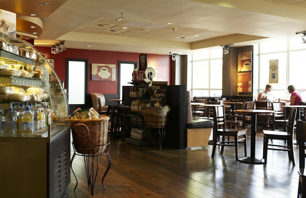 Фото Village Hotel Bournemouth