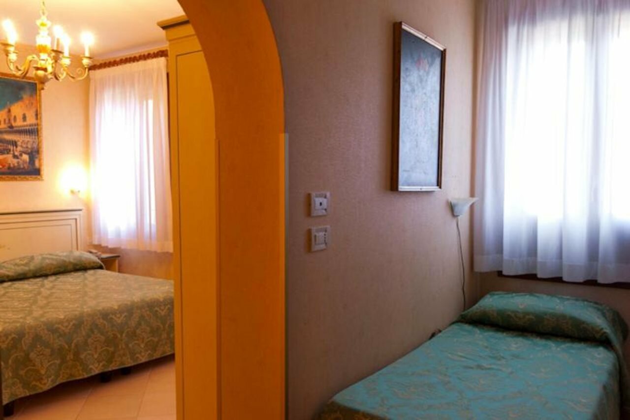 Фото Hotel Florida