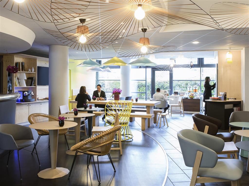 Фото B&b Hotel Rueil Malmaison Gare