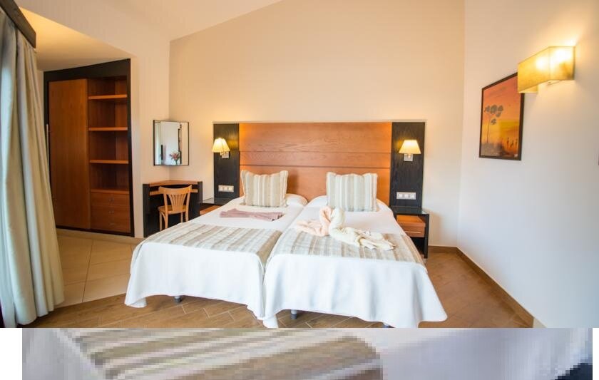 Фото Отель Hl Miraflor Suites