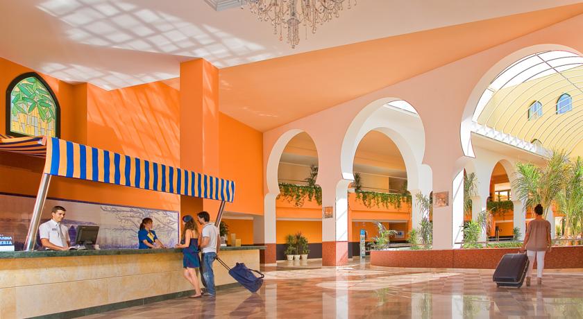 Фото Apartamentos Playamarina