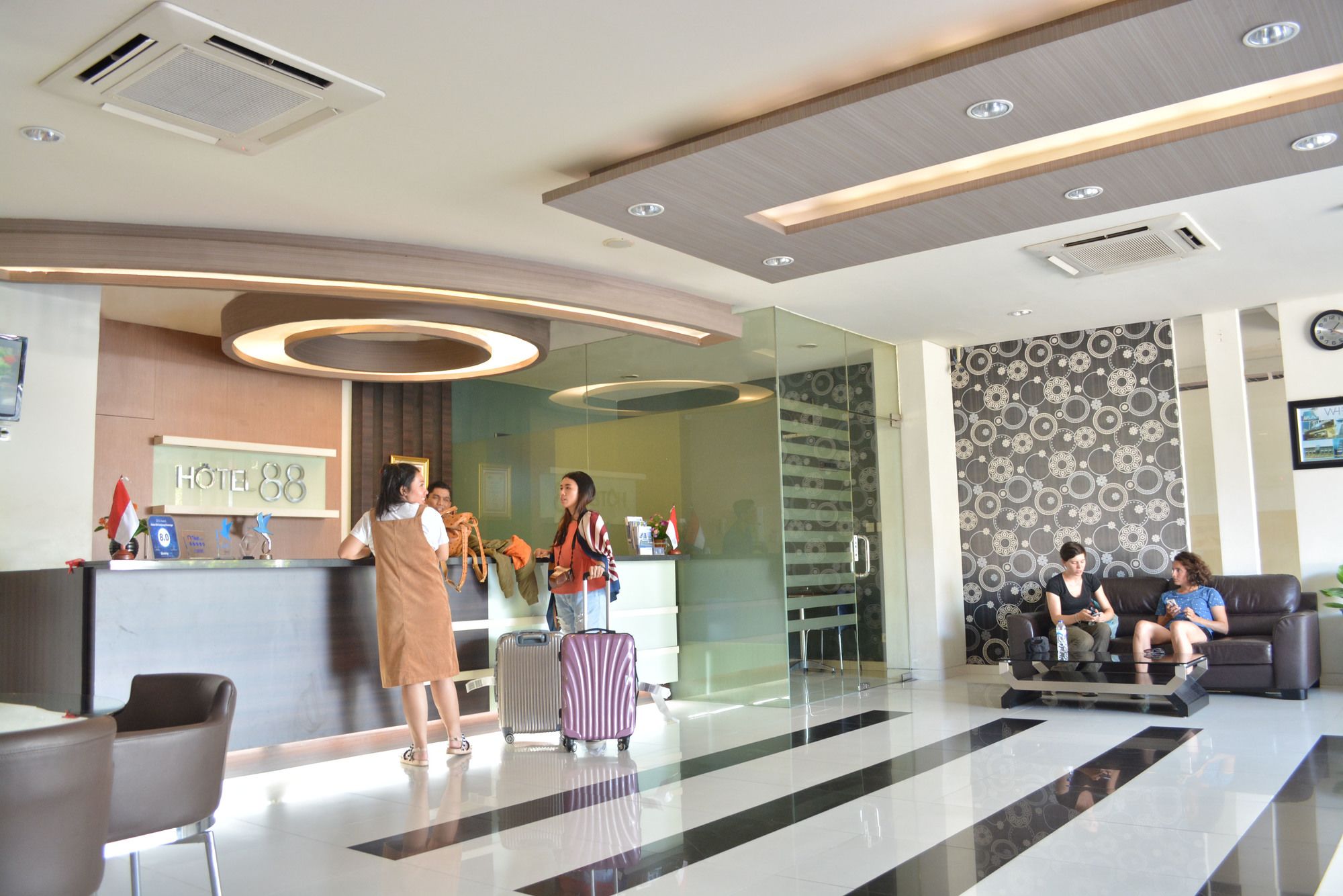 Фото Hotel 88 Embong Kenongo