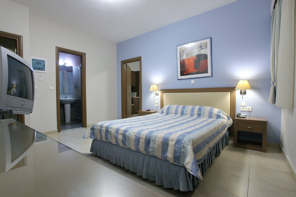 Фото Philoxenia Hotel