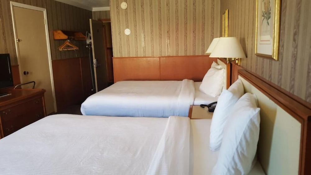 Фото Sutton Park Inn