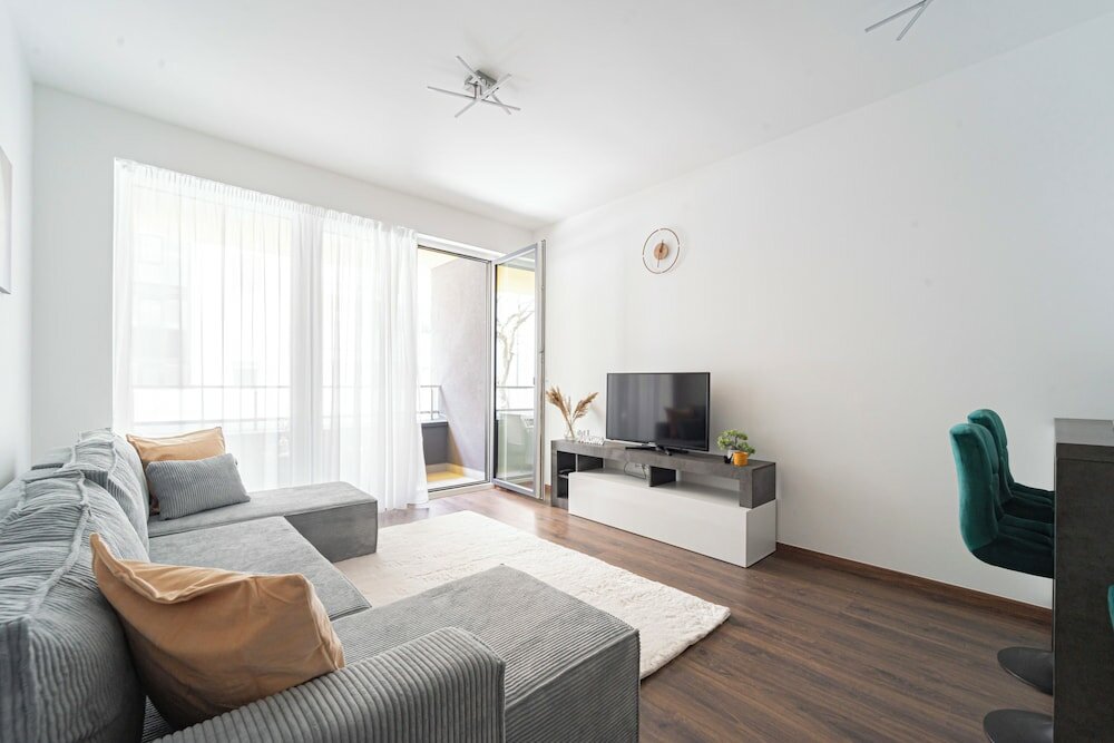 Фото WestSide Garden Apartments by Urbanrent