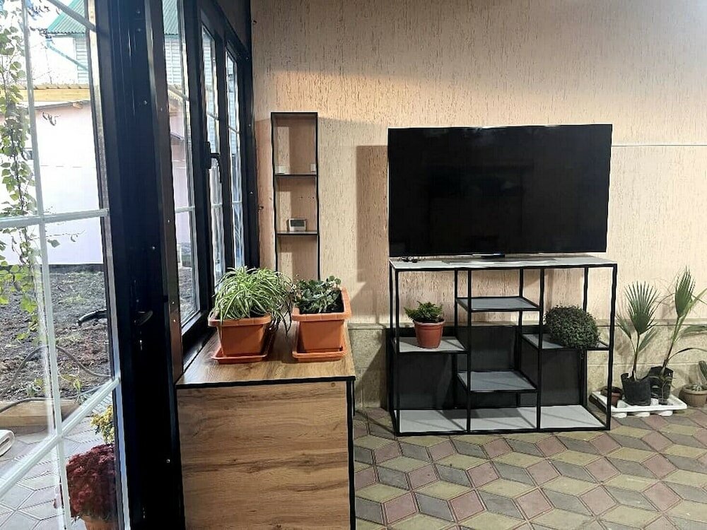 Фото Family Guest House & Hostel