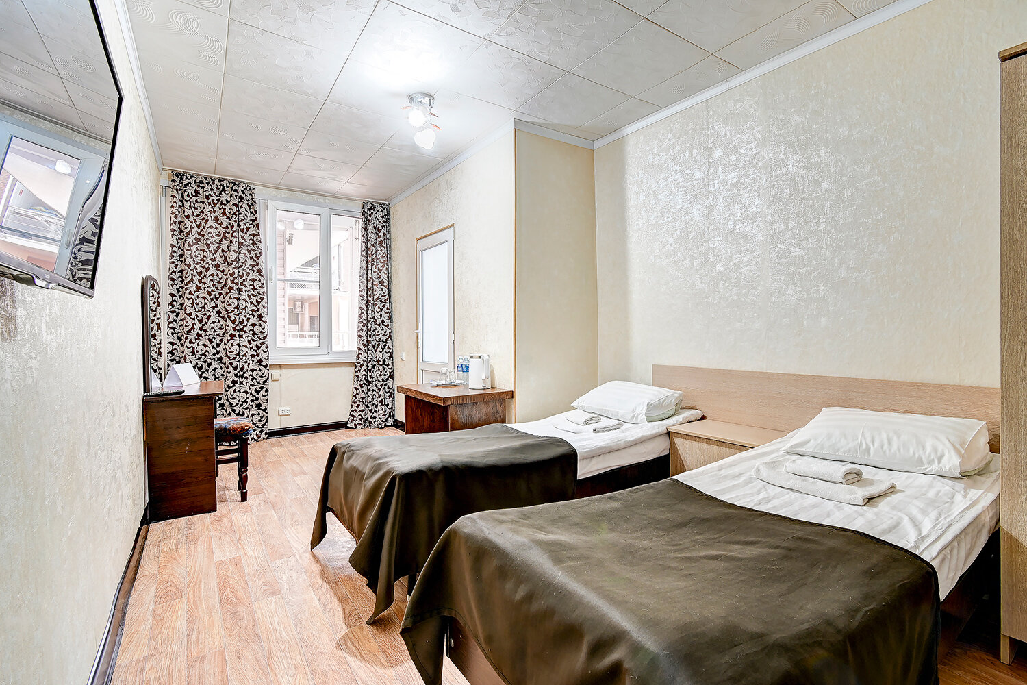 Фото Азалия Мимоза