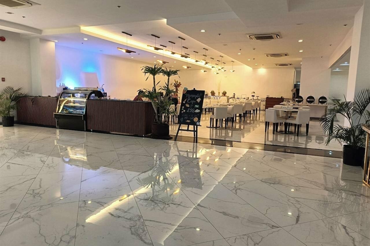 Фото The Golden Peak Hotel & Suites powered by Cocotel