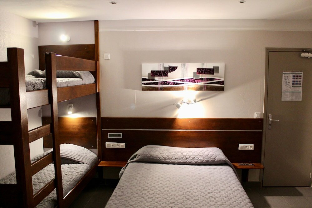 Фото Hôtel des Pyrénées