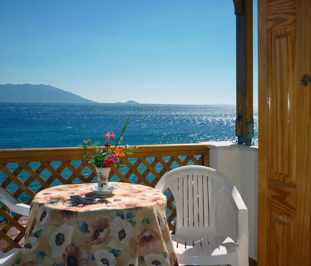 Фото Nereides Seaside Apartments