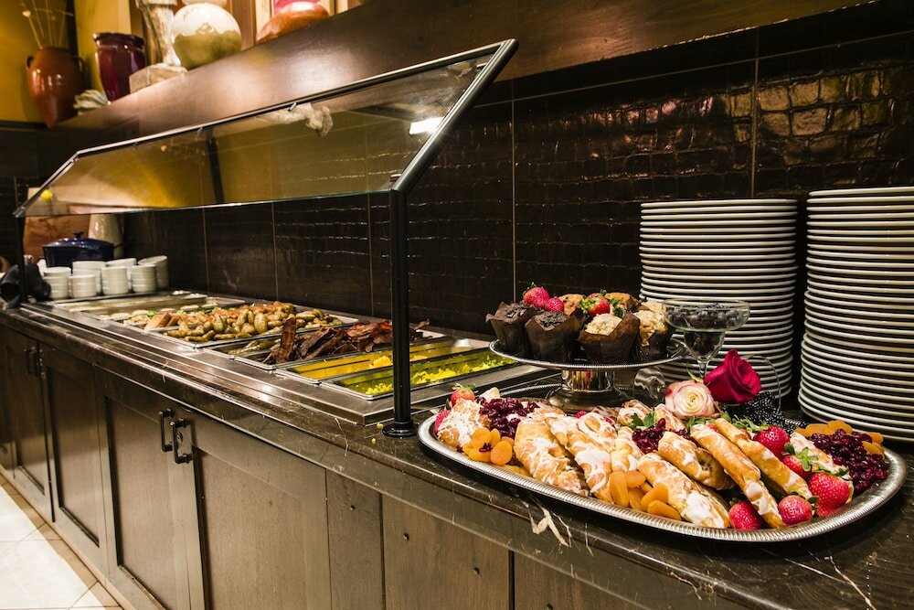 Фото Overton Hotel and Conference Center