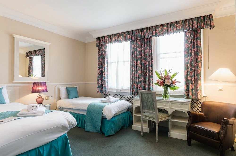 Фото St Margarets Hotel