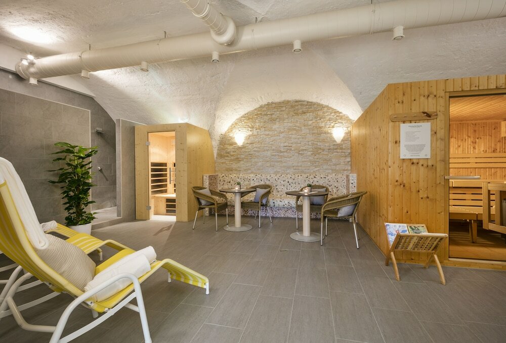 Фото Jufa Hotel Schloss Röthelstein