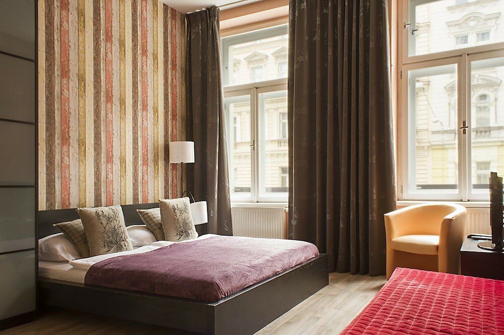 Фото Royal Court Apartments