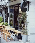 Suvi (İstanbul, Kadikoy, Caferağa Mah., Dr. Esat Işık Cad., 42), cafe