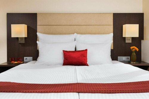 Hotel Leonardo Hotel Munich Arabellapark, Munich, photo