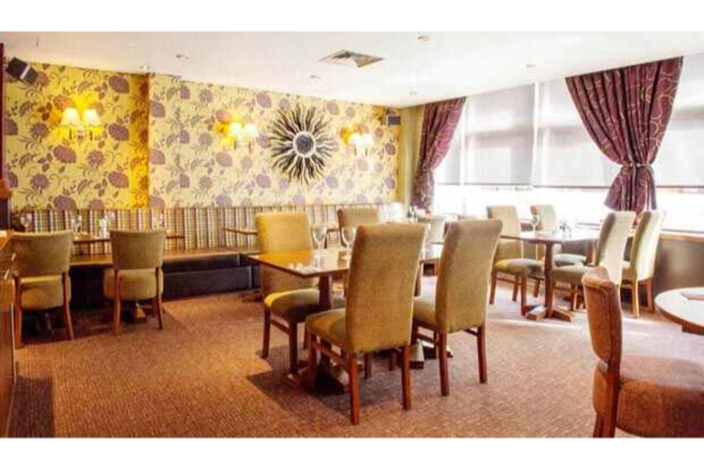 Фото Premier Inn London Tower Bridge