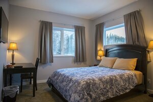 Гостиница Midnight Sun Inn Bed And Breakfast