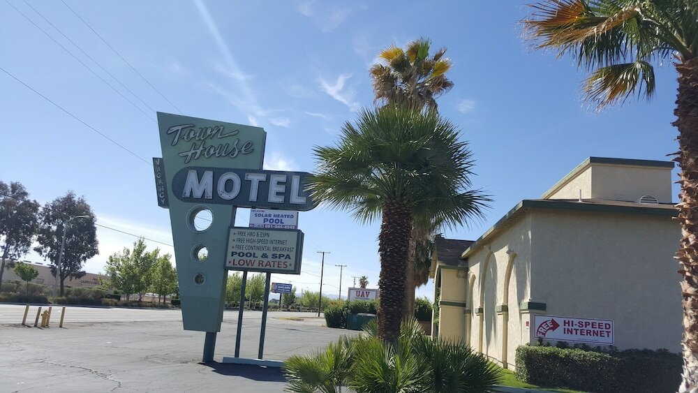 Фото Town House Motel