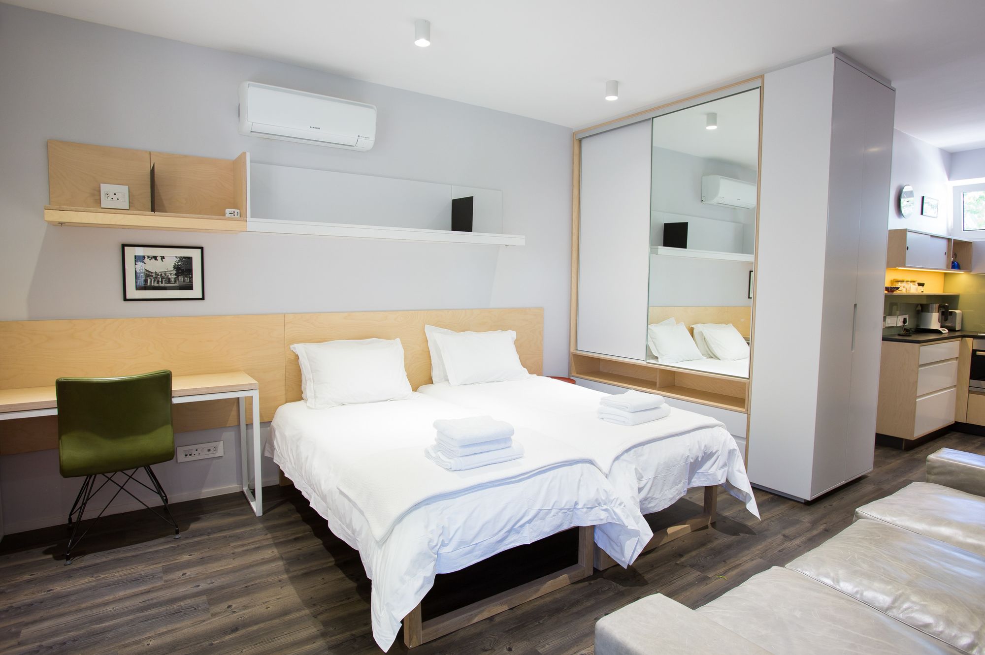 Фото отеля 2