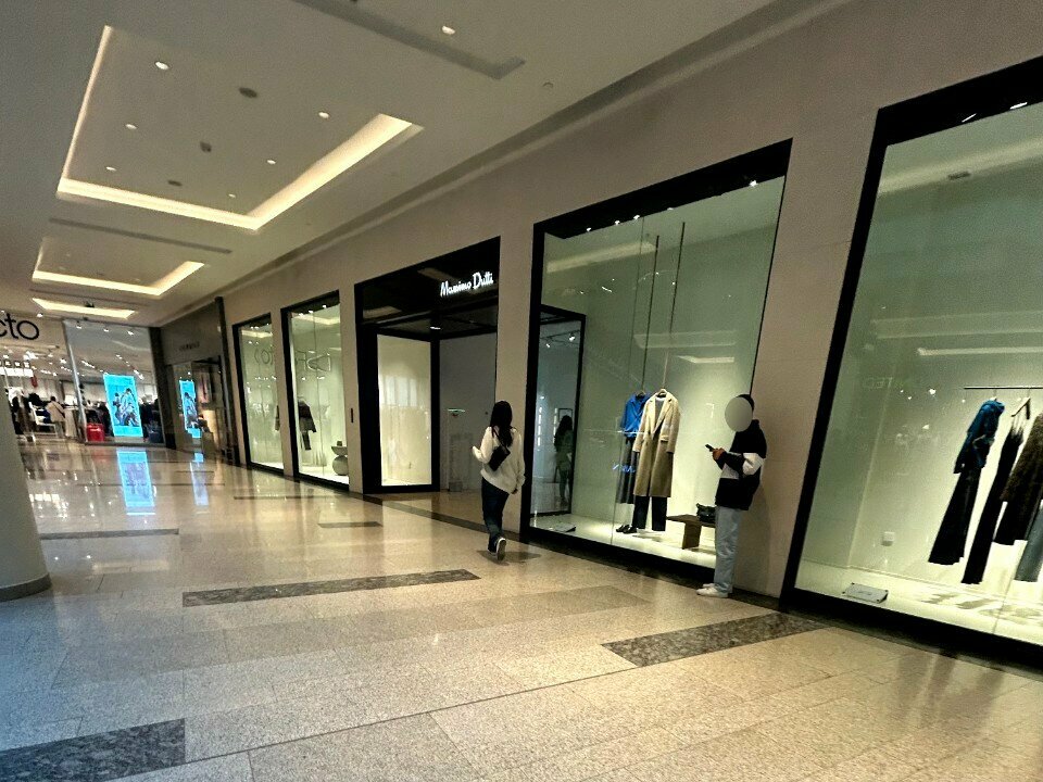 Clothing store Massimo Dutti, Baku, photo