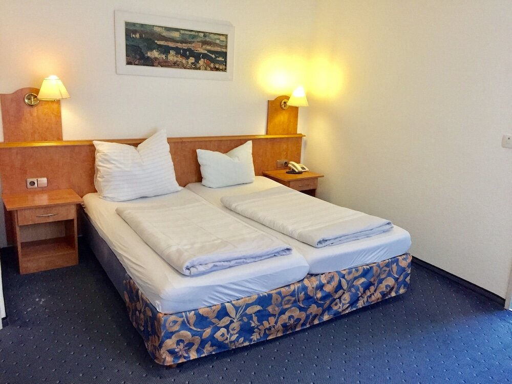 Фото Hotel Kull von Schmidsfelden