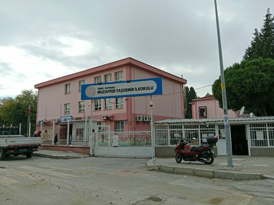 Primary school Muzaffer Tasdemir Primary School, Izmir, photo