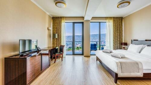 Фото Lisi Hills Hotel