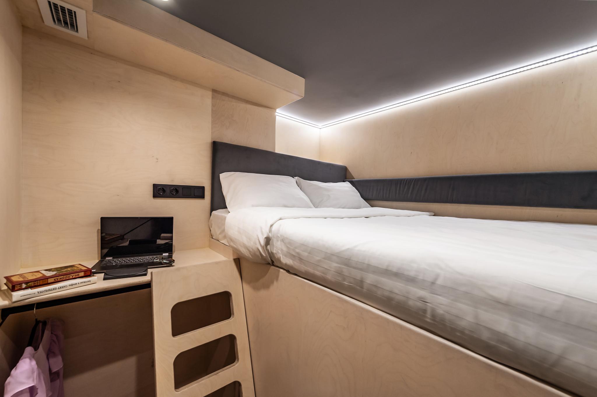 Фото Morfeus Capsule Hotel