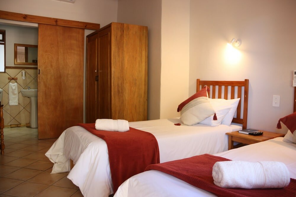 Фото Aan Die Oewer Guest House
