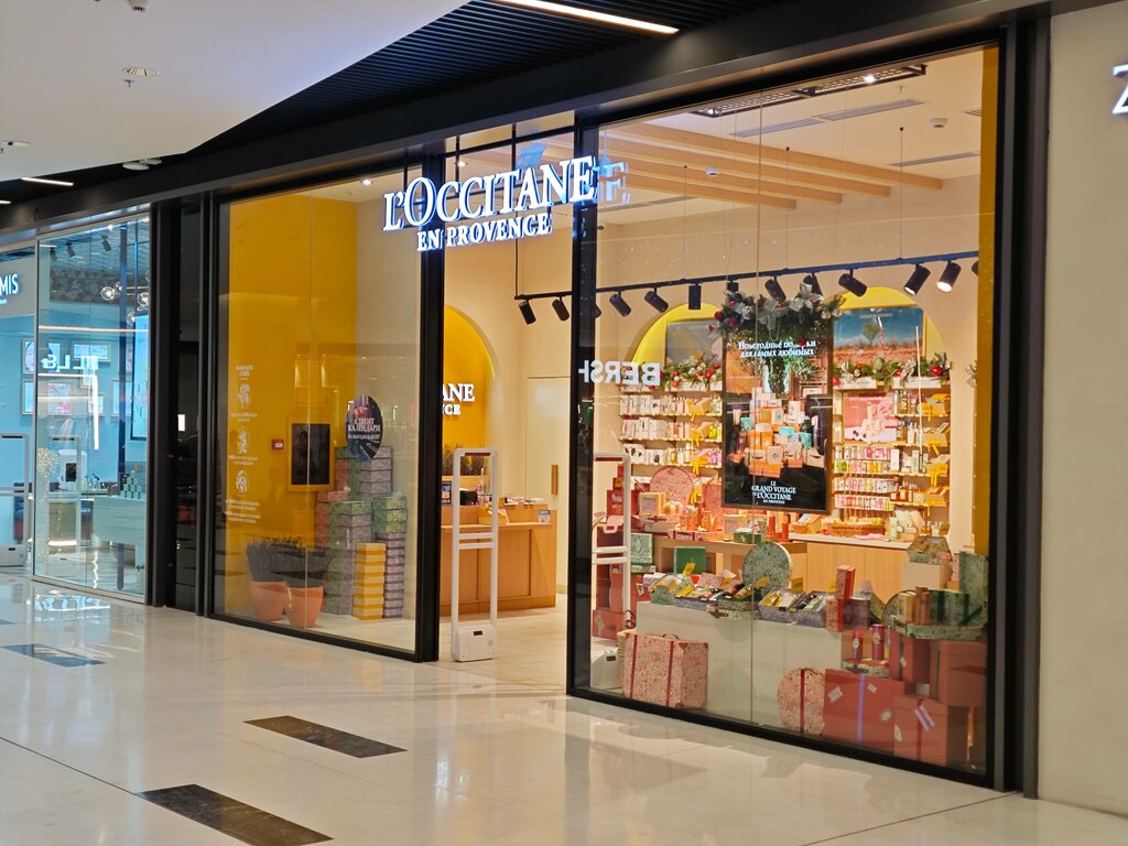 Perfume and cosmetics shop L'occitane, Tashkent, photo