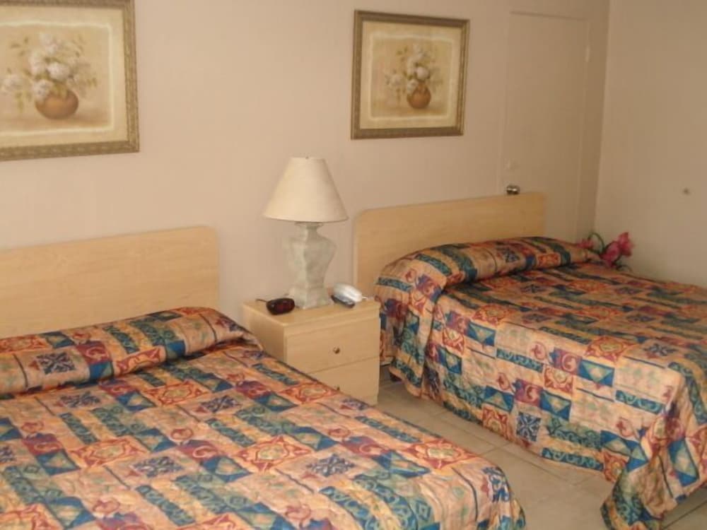 Фото Knights Inn Hallandale