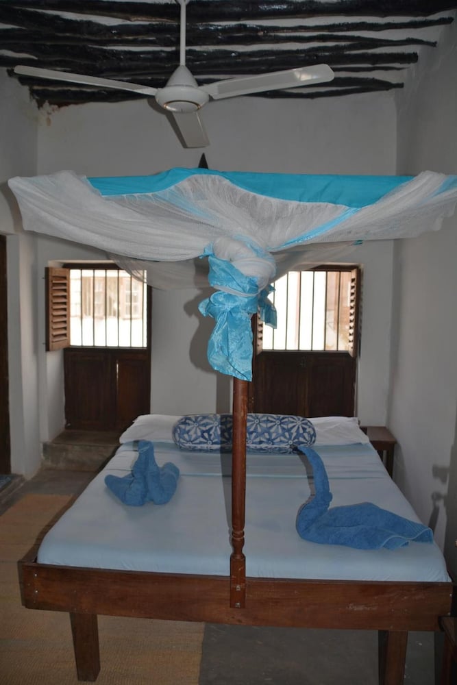 Фото Kiponda B&b