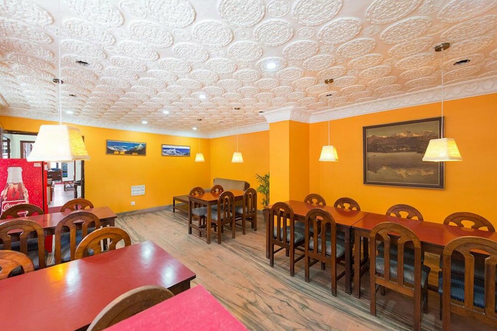 Фото Hotel Khangsar