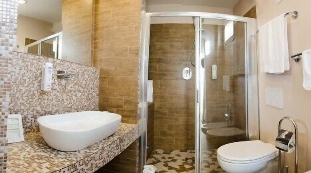 Фото Mona Lisa Hotel