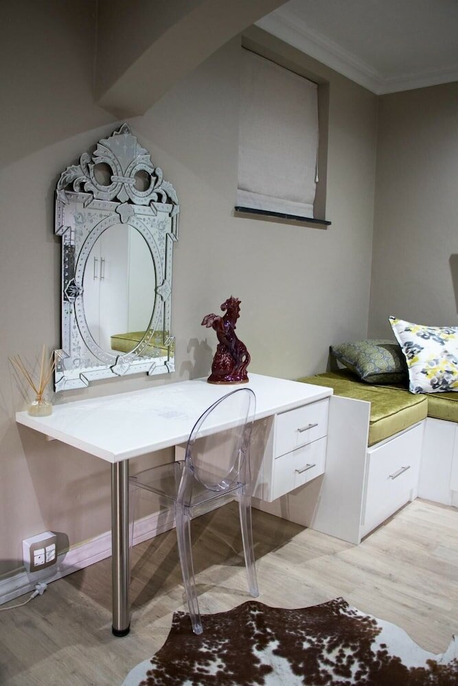 Фото A Queenslin Guesthouse