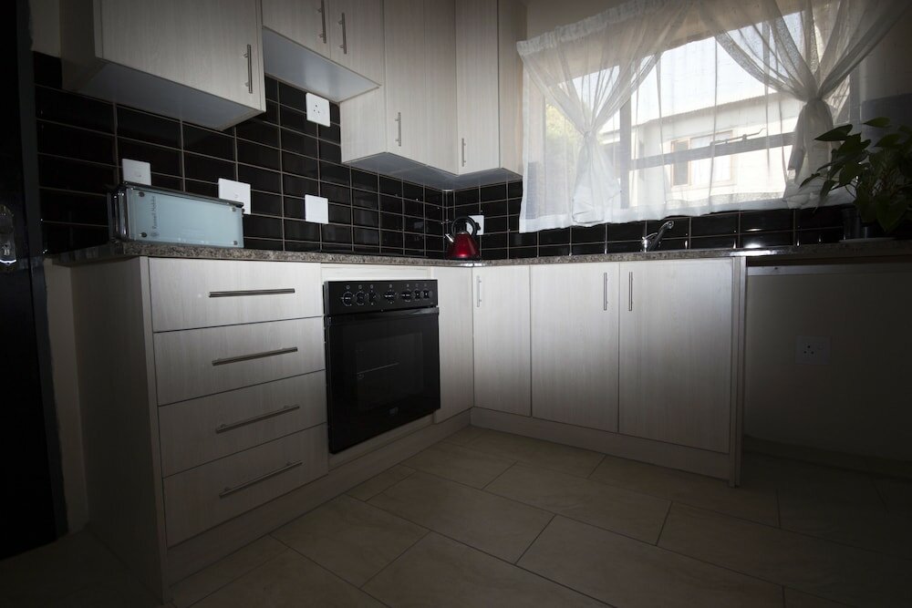 Фото Khamanzi Lodge and Tours