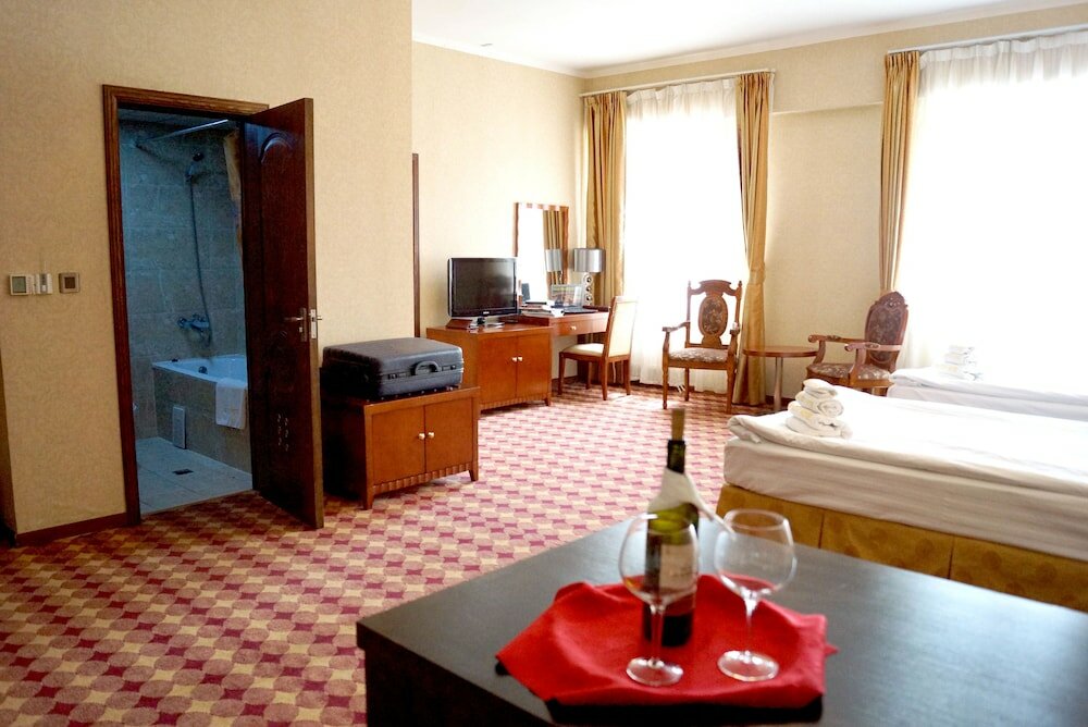 Фото Ub City Hotel