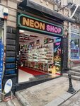 Neon Shop (İstanbul, Beyoğlu, Bereketzade Mah., Yüksek Kaldırım Cad., 30) ، الدعاية الخارجية