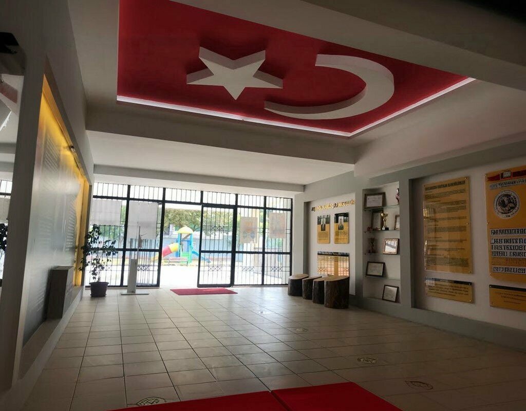 Lyceum Guzelcamli Aysil Oguz Basoz Cok Programli Lisesi, Kushadasi, photo