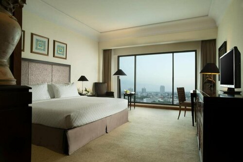 Гостиница Bumi Surabaya City Resort в Сурабае