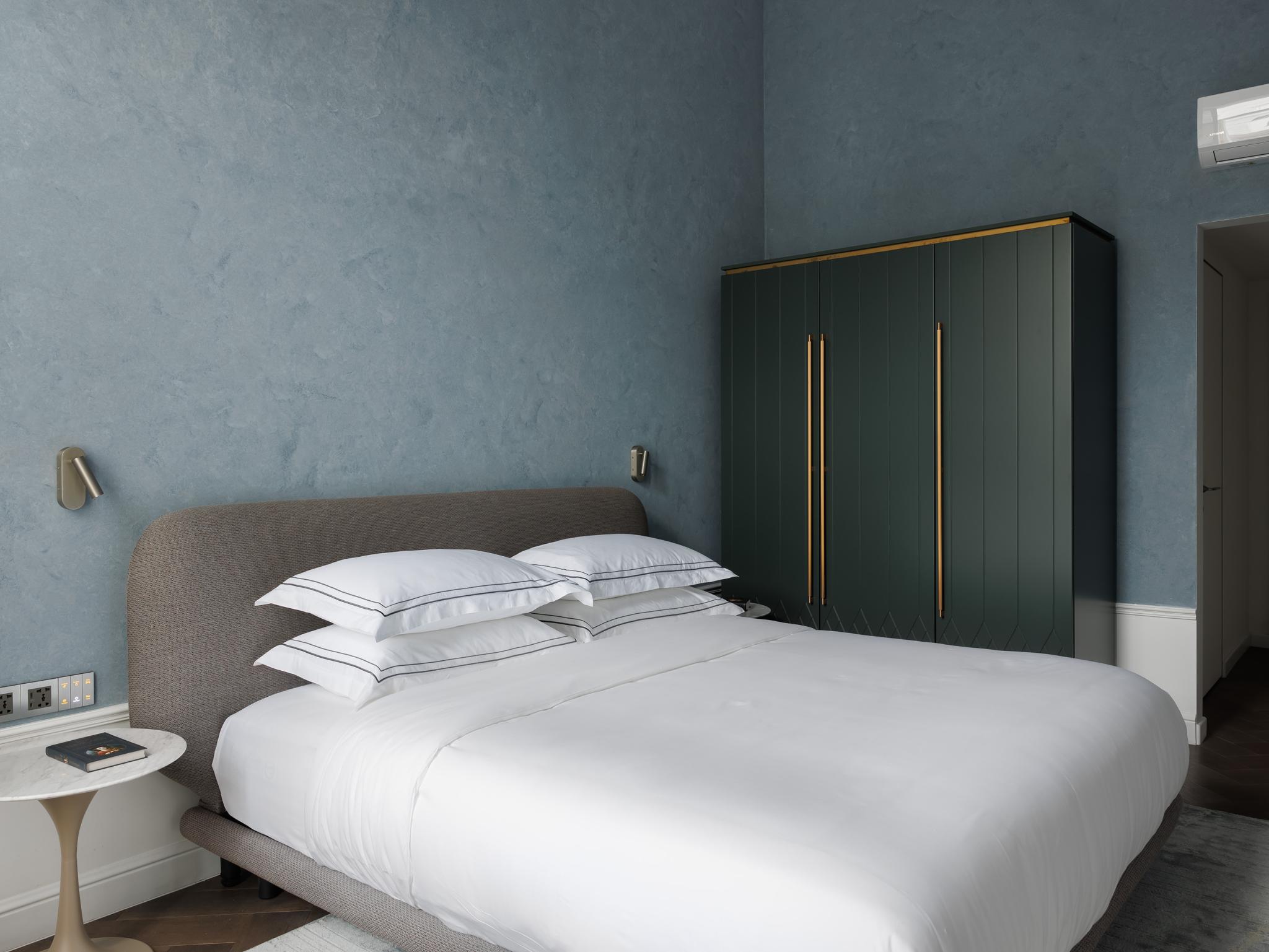 Фото Огюстин Шатильон