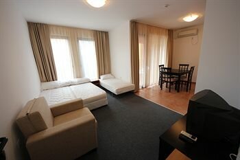 Гостиница Menada Ravda Apartments в Ахелое