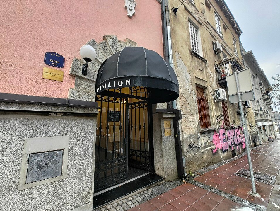 Фото Pavilion Hotel & Social Club