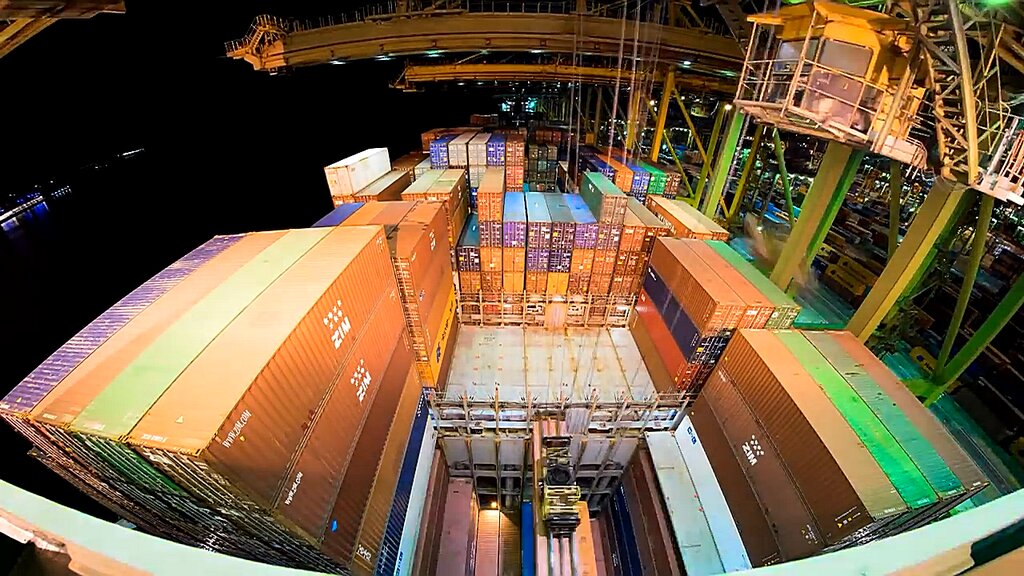 Transporte de mercancías por carretera AnyTrans - cargo transportation, forwarding and logistics, , foto